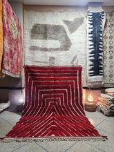 Charger l'image dans la galerie, Tapis Béni Ouarain Neuf tout en relief Love