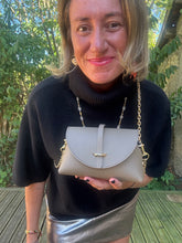 Upload image to gallery, SAC EN CUIR GRAINÉ TAUPE VICTORINE