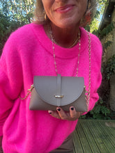 Upload image to gallery, SAC EN CUIR GRAINÉ TAUPE VICTORINE