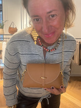 Upload image to gallery, SAC EN CUIR GRAINÉ CARAMEL ROSALIE
