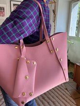 Charger l'image dans la galerie, SAC CABAS GEORGES CUIR GRAINÉ ROSE