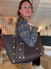 Upload image to gallery, SAC CABAS GEORGES CUIR GRAINÉ CHOCOLAT