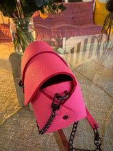 Charger l'image dans la galerie, Sac B en cuir grainé rose fluo Ali 💕💕💕💕🔥🔥🔥