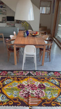 Charger et lire la vidéo dans la visionneuse de la Galerie, Tapis Moldave Vintage Victoire 2