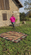 Charger et lire la vidéo dans la visionneuse de la Galerie, Tapis Moldave Vintage Hansel et Gretel 3