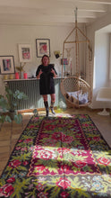 Charger et lire la vidéo dans la visionneuse de la Galerie, Tapis Moldave Vintage Allegria 3