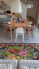 Charger et lire la vidéo dans la visionneuse de la Galerie, Tapis Moldave Vintage Victoire 5