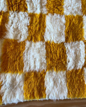 Charger l&#39;image dans la galerie, Tapis Béni Ouarain Neuf Yellow Love
