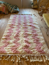 Charger l&#39;image dans la galerie, Tapis Béni Ouarain Neuf Candy
