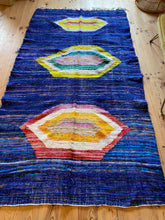 Charger l&#39;image dans la galerie, Tapis Kilim Boucherouite Neuf en coton et en soie Good Vibes 1
