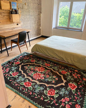 Charger l&#39;image dans la galerie, Tapis Moldave Vintage Room 1
