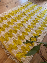 Charger l&#39;image dans la galerie, Tapis Béni Ouarain Neuf Vagues Sunshine
