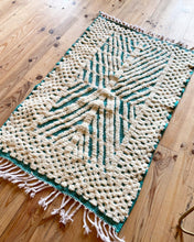 Charger l&#39;image dans la galerie, Tapis Béni Ouarain Neuf tissé sur un Kilim Neuf Cloches 3
