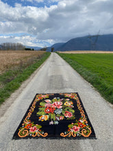 Charger l&#39;image dans la galerie, Tapis Moldave Vintage Confiserie 1
