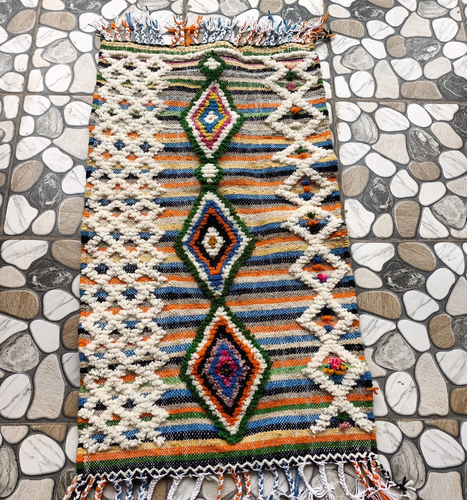 Tapis Béni Ouarain Neuf tissé et brodé sur un Kilim Neuf Noël 2