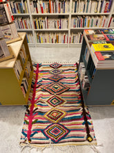 Charger l&#39;image dans la galerie, Tapis Boucherouite Neuf Tissé sur un Kilim Neuf Library 1
