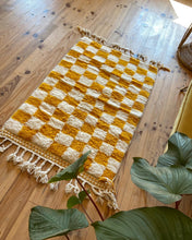 Charger l&#39;image dans la galerie, Tapis Béni Ouarain Neuf Yellow Love
