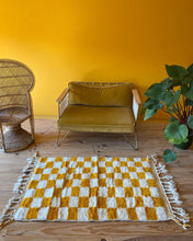 Charger l&#39;image dans la galerie, Tapis Béni Ouarain Neuf Yellow Love
