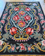 Charger l&#39;image dans la galerie, Tapis Moldave Vintage Back in the game 3
