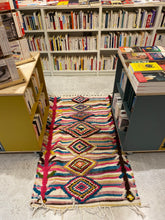 Charger l&#39;image dans la galerie, Tapis Boucherouite Neuf Tissé sur un Kilim Neuf Library 1
