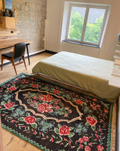 Charger l&#39;image dans la galerie, Tapis Moldave Vintage Room 1
