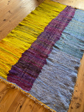 Charger l&#39;image dans la galerie, Tapis Kilim Boucherouite Neuf en coton et soie Good Vibes 3
