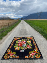 Charger l&#39;image dans la galerie, Tapis Moldave Vintage Confiserie 1
