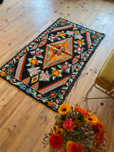 Charger l&#39;image dans la galerie, Tapis Moldave Vintage Flamenco 1
