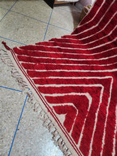 Charger l&#39;image dans la galerie, Tapis Béni Ouarain Neuf tout en relief Love
