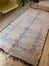 Charger l&#39;image dans la galerie, Tapis Boujaad Vintage Freud 15
