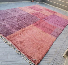 Charger l&#39;image dans la galerie, Tapis Mrirt Neuf Sa Majesté
