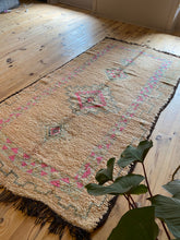 Charger l&#39;image dans la galerie, Tapis Boujaad Vintage Freud 15
