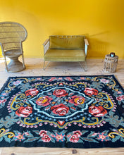 Charger l&#39;image dans la galerie, Tapis Moldave Vintage Back in the game 3
