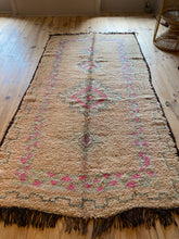 Charger l&#39;image dans la galerie, Tapis Boujaad Vintage Freud 15
