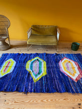 Charger l&#39;image dans la galerie, Tapis Kilim Boucherouite Neuf en coton et en soie Good Vibes 1
