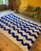 Charger l&#39;image dans la galerie, Tapis Béni Ouarain Neuf Vagues d’amour Magic Bleu
