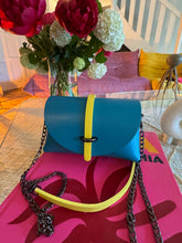 Charger l&#39;image dans la galerie, Sac Bee By Sandra Tout en Cuir Jaune et Bleu ☀️

