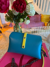 Charger l&#39;image dans la galerie, Sac Bee By Sandra Tout en Cuir Jaune et Bleu ☀️
