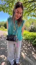 Charger l&#39;image dans la galerie, Sac Bee By Sandra En cuir version Croco Noir et Son Pimp ton Bee Vitaminé 💚
