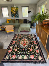 Charger l&#39;image dans la galerie, Tapis Moldave Summer 2
