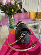 Charger l&#39;image dans la galerie, Sac Bee By Sandra En Cuir Version Serpent Vert 💚
