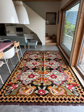 Charger l&#39;image dans la galerie, Tapis Moldave Kaléidoscope
