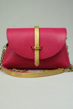 Upload image to gallery, SAC B AARON
