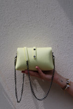 Charger l&#39;image dans la galerie, Sac Bee By Sandra En Cuir Grainé Luc ☀️☀️💫💫✨⭐️
