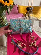 Charger l&#39;image dans la galerie, Sac Bee By Sandra tout en cuir Zébra Lova 🦓💙💙🪩
