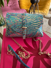 Charger l&#39;image dans la galerie, Sac Bee By Sandra tout en cuir Zébra Lova 🦓💙💙🪩
