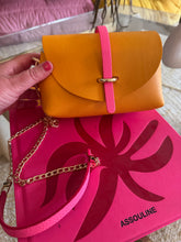 Charger l&#39;image dans la galerie, Sac Bee By Sandra tout en cuir Manille 🔥🔥😍☀️☀️💫
