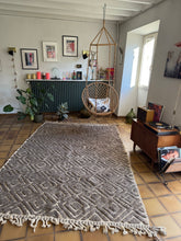 Charger l&#39;image dans la galerie, Tapis Béni Ouarain Neuf tout en relief tissé sur un Kilim Neuf Eléa 4
