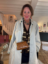 Charger l'image dans la galerie, SAC EN CUIR FAÇON CROCO MARRON VINTAGE HIGGINS
