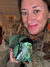 Charger l'image dans la galerie, SAC EN CUIR FAÇON REPTILE HUGGY
